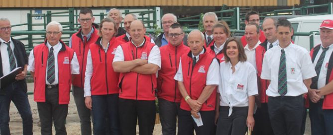 Equipe du syndicat Rouge des prés Nord'Mandie lors du concours de Forges-les-Eaux